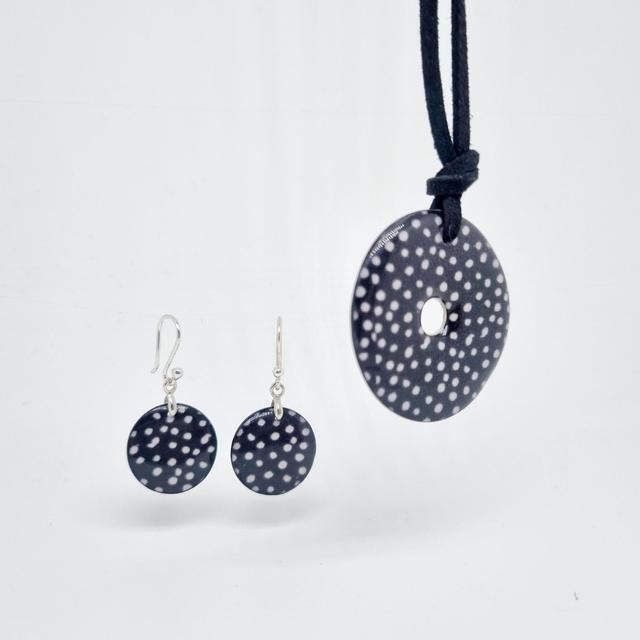 Parure boucles pendentif noir et blanc 