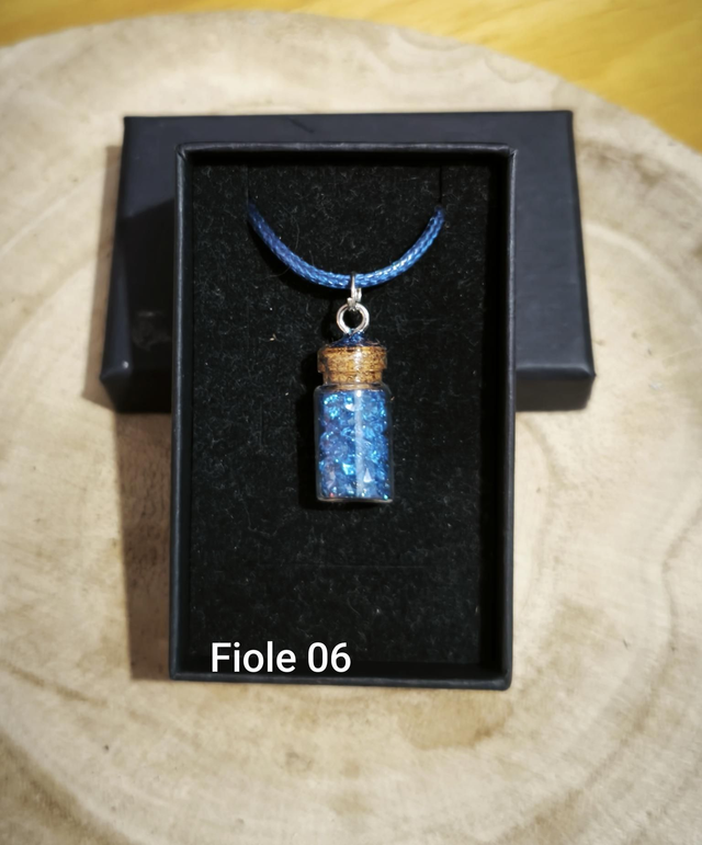 Collier Fiole 06