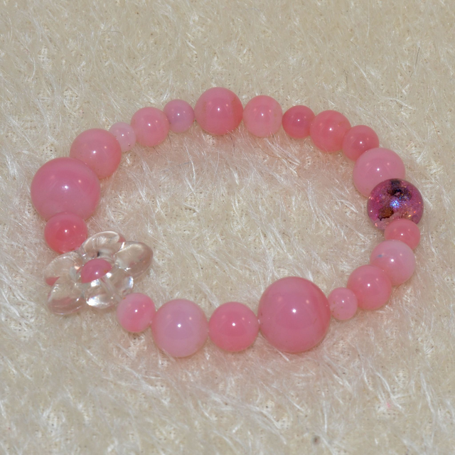 B12 - Bracelet perles verre rose et perle fleur acrylique