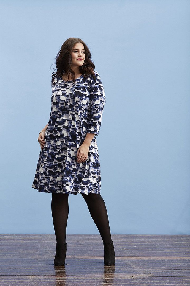 Zhenzi Asmara plus-koossa - Hihallinen mekko, joka toimii myös tunikana. Koko 50/52