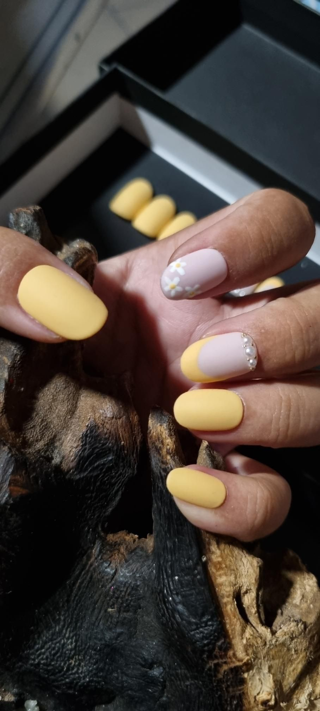 Yellow matty bijou oval xs 