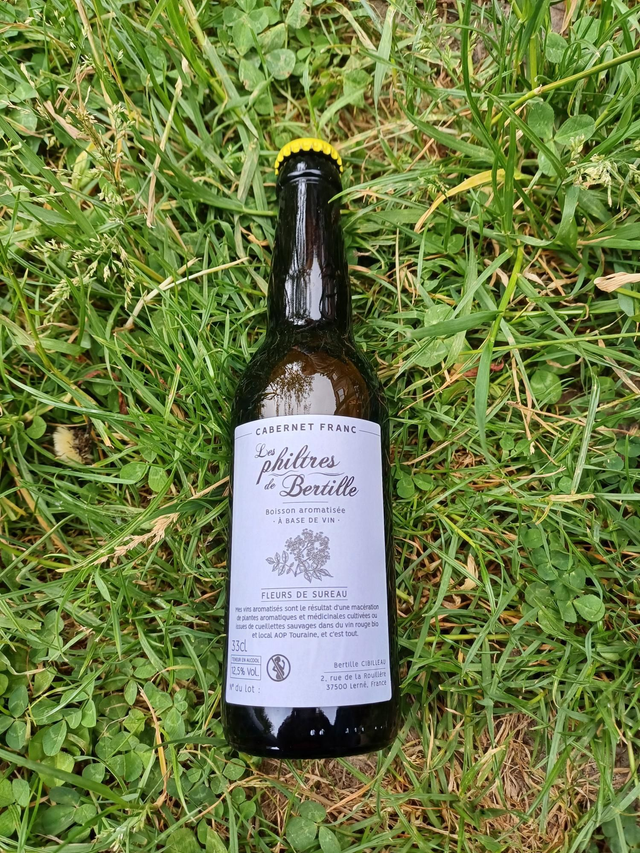 Vin rouge aux fleurs de Sureau noir 33cl