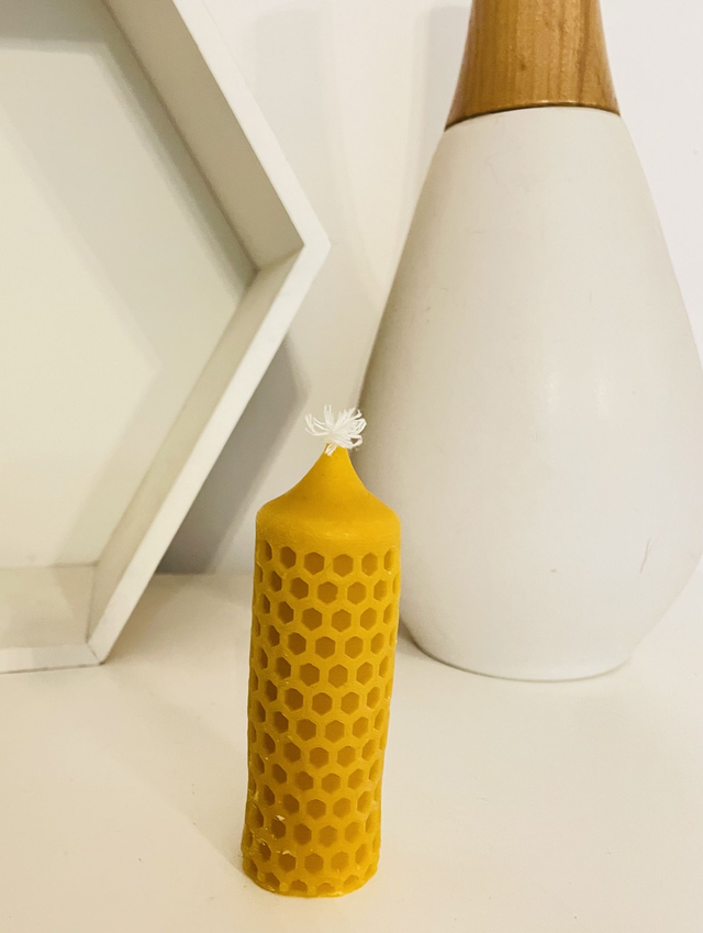 Bougie cylindrique alvéolée cire d'abeille
