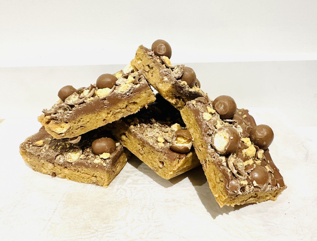 Malteser Slice