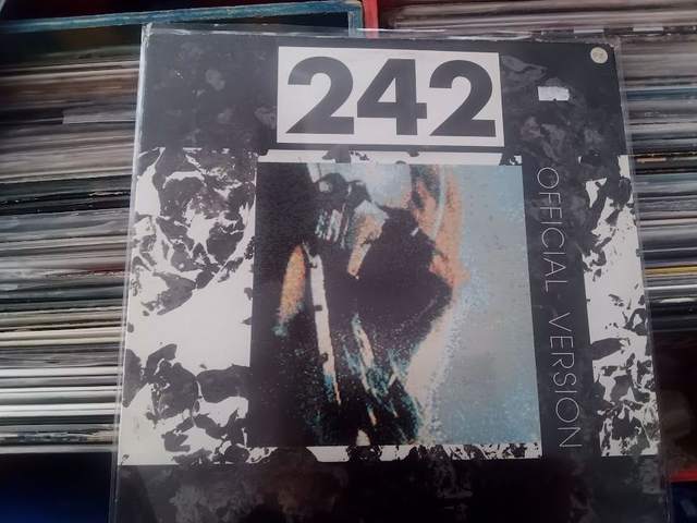 Front 242 – Official Version