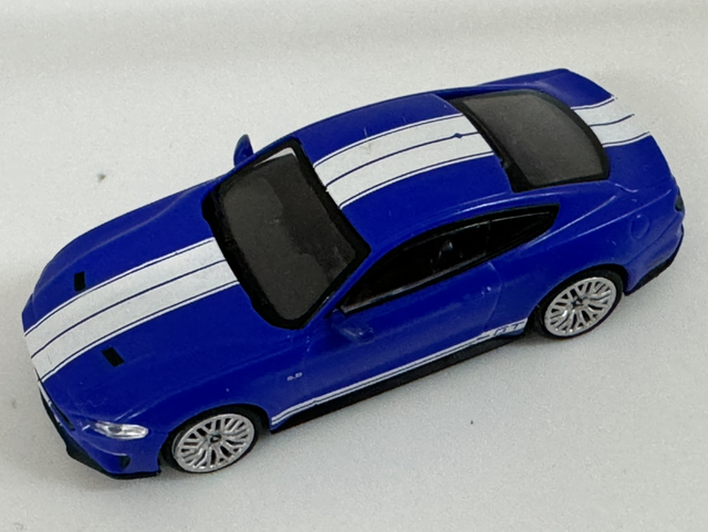 Ford Mustang 2018 Blau/Weiss Minichamps 1:87