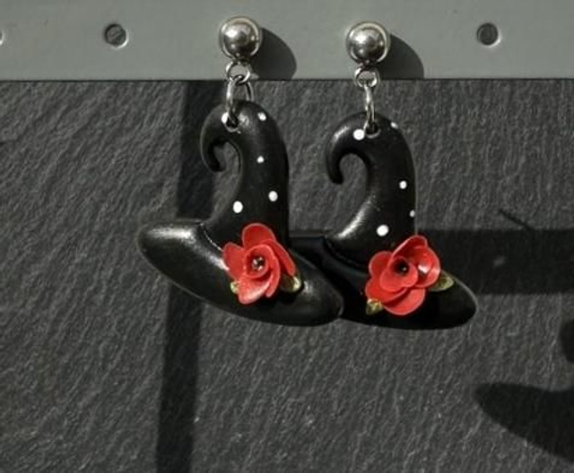 Boucles d&#039;oreilles chapeaux de sorcières 