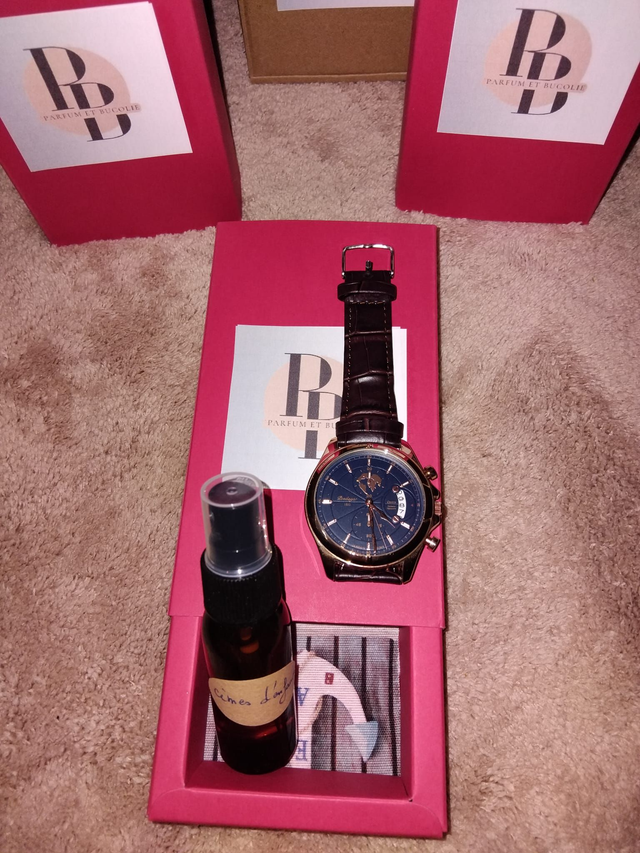 Coffret 1 parfum + 1 montre homme POEDAGAR modèle 3