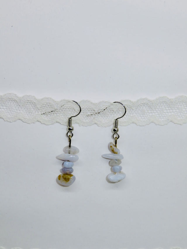 Boucle d'oreille pendante en Calcédoine bleue