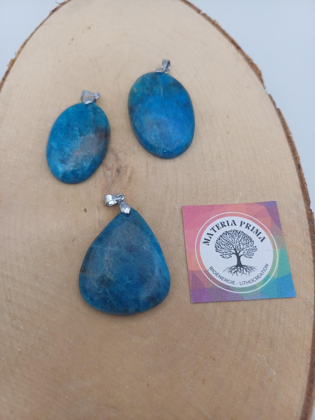 Pendentif apatite bleue