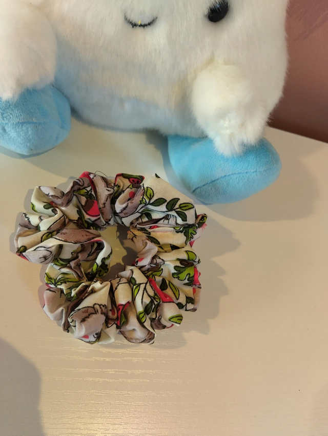 Handmade scrunchie - Hedgehog mushrooms 