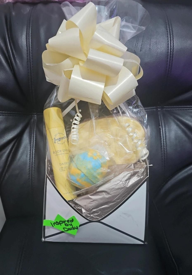 Womens Gift Set (Inspired By Daisy)