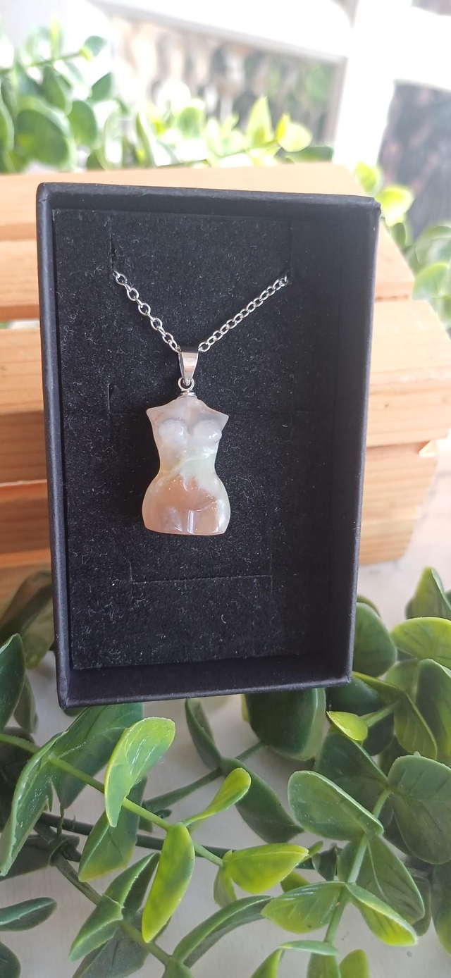 Female Goddess Body Pendant in 925 Silver Plates Chain