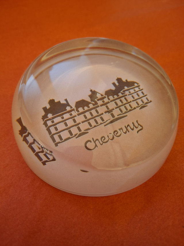 Presse papiers cristal d'Arques Chateau de Cheverny