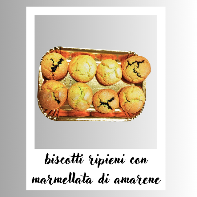 Biscotti ripieni con marmellata di amarene