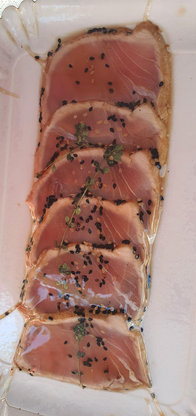 Thon Fumé Tranché Sur Plateau Sous Vide