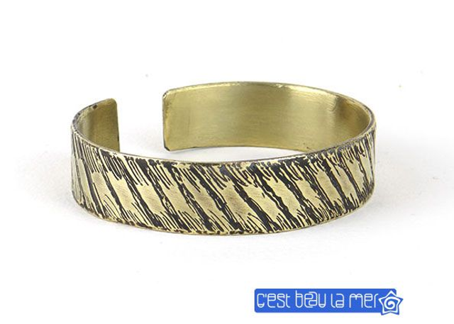 Bracelet laiton gravé patiné