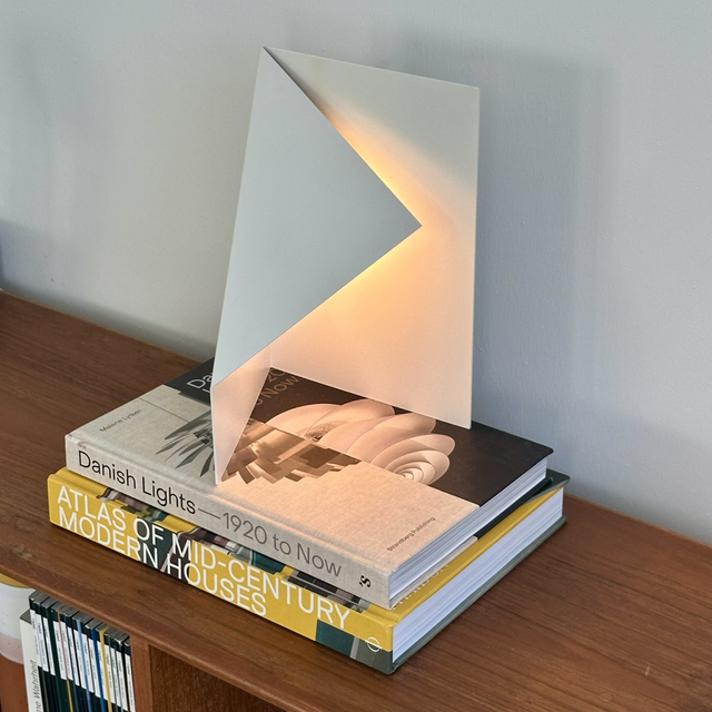 BJ Metal // Torben Holmbäck "A4" Origami Tischleuchte