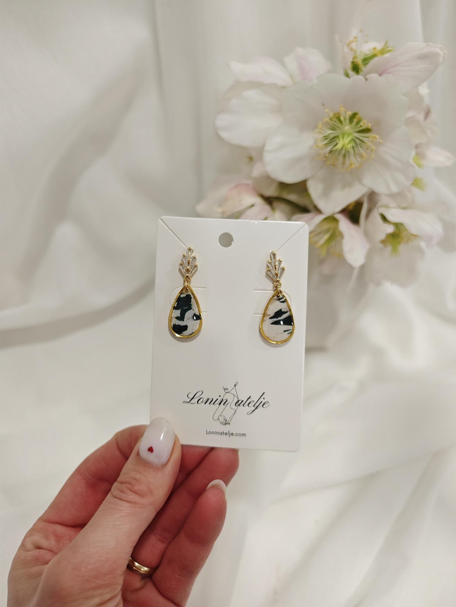 Green marble kolekcija - viseči kaplja uhani z osnovo iz cirkonije 