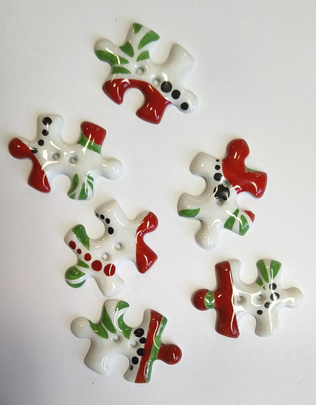 Bouton puzzle rouge et vert 