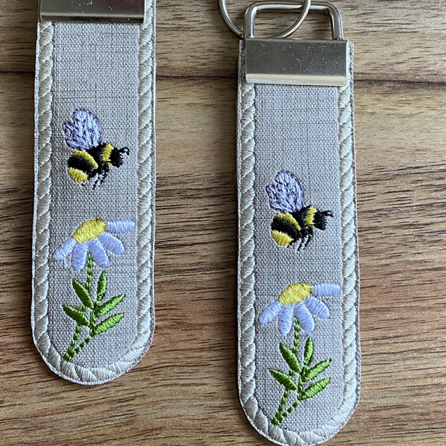 Bee &amp; Daisy Key Fob