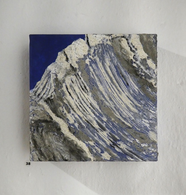 Petite falaise d'asphalte