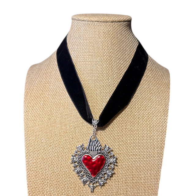 Collana velluto nero e cuore ex-voto rosso 25DN-9