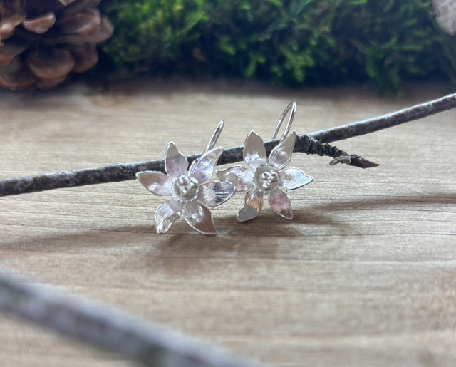 Boucles d’oreilles pendantes Narcisses des Poètes