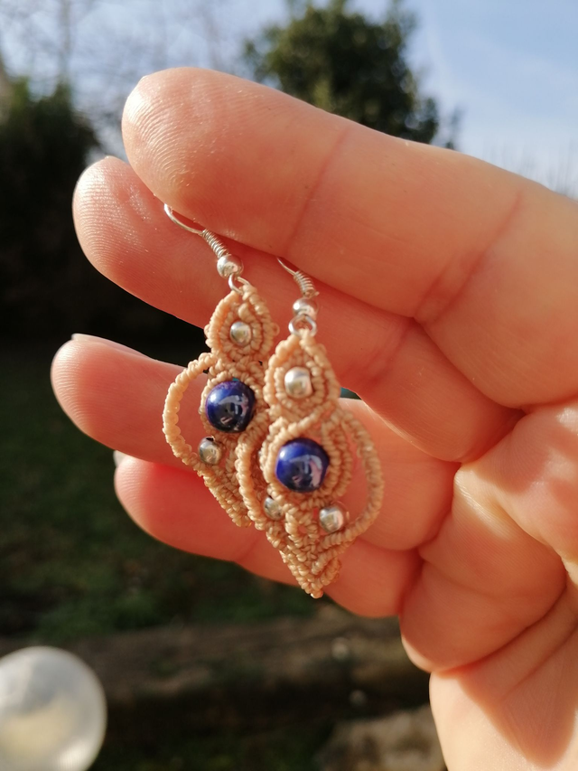 Boucles d'oreilles en micro macramé et pierre naturelle