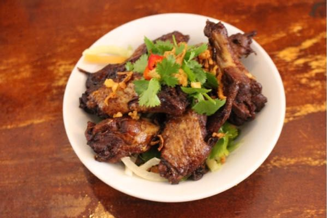 Soy Sauce Chicken Wings(with citrus salad)