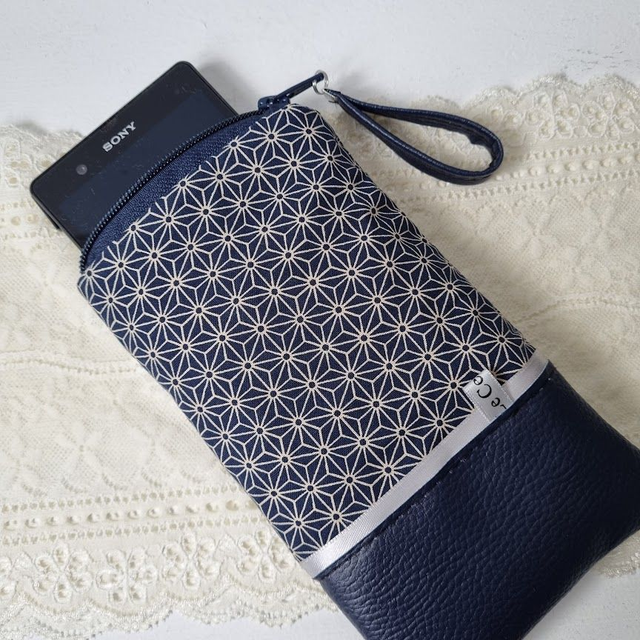 Etui zippé pour smartphone &quot;Asanoha&quot; bleu marine