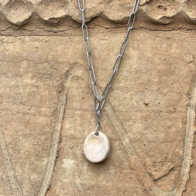 Collier Pierre Apaisant en terre mêlée rose pale et jaune