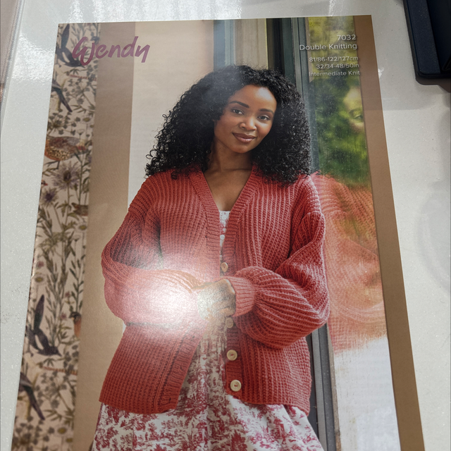 7032 Ladies Cardigan DK Pattern