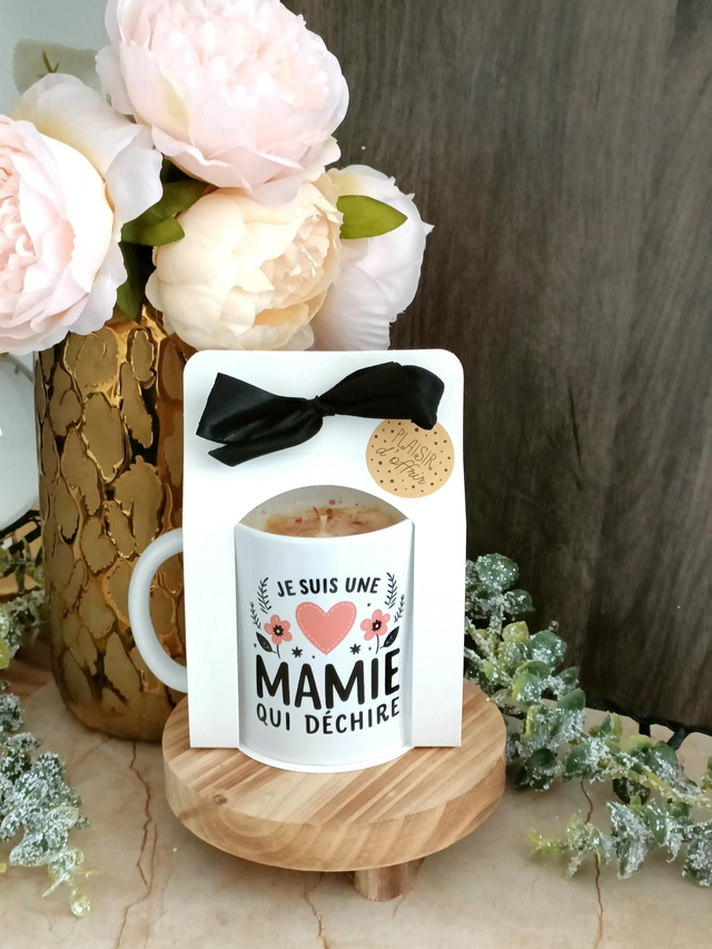 Bougie mug "Mamie qui déchire"