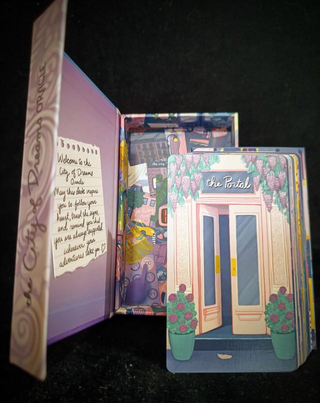 The City of Dreams Oracle: a New-York inspired Oracle deck * by Jackie Gallina