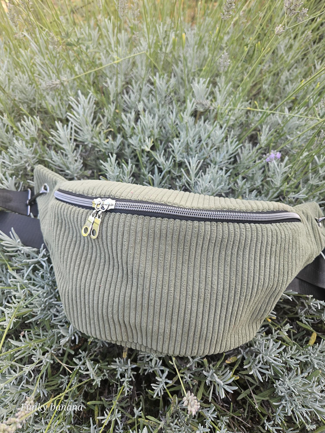 Banane classique velours vert amande taille M