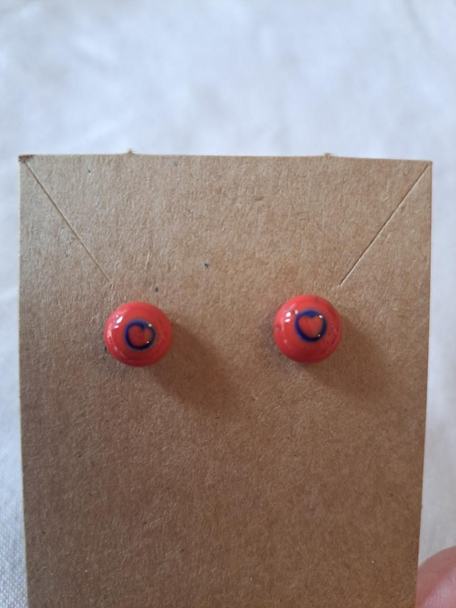 Red heart studs