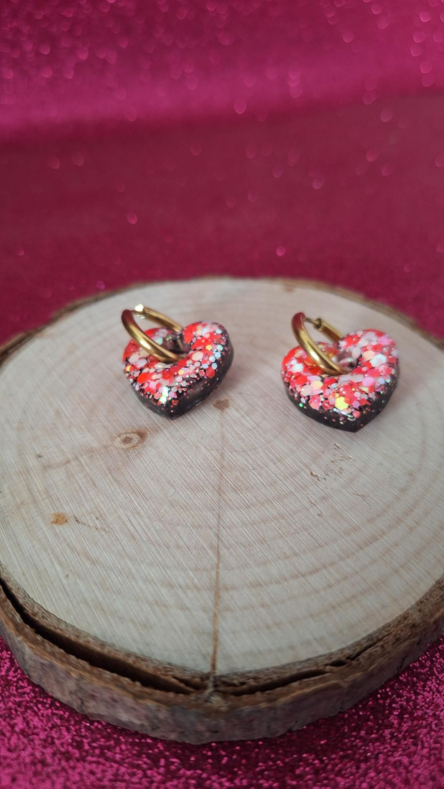 Créoles dorée cœur paillettes corails/blanches + encre noire