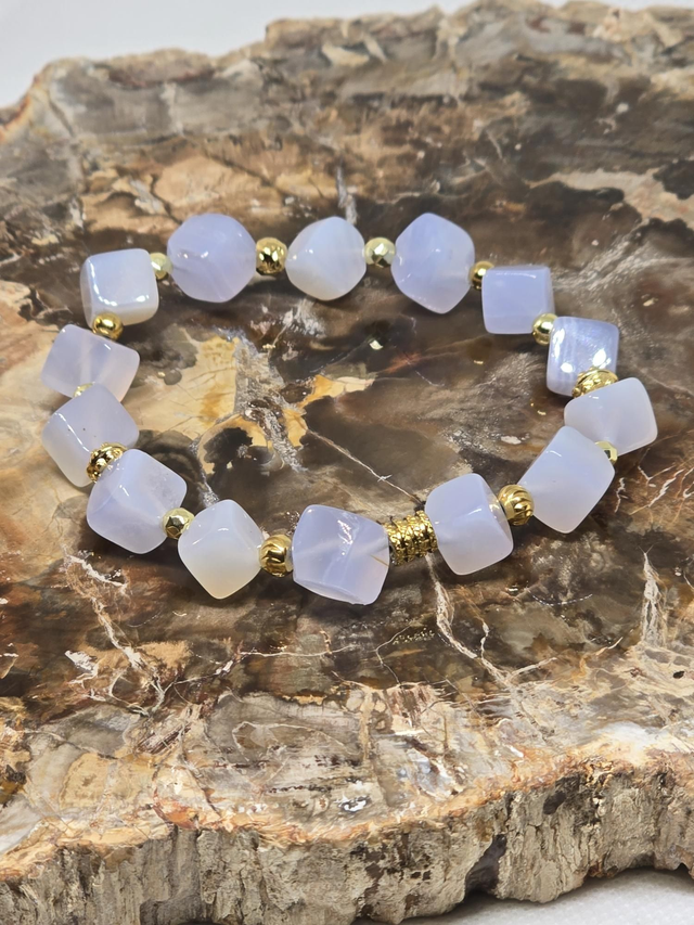 Bracelet Calcédoine carré 1 cm 