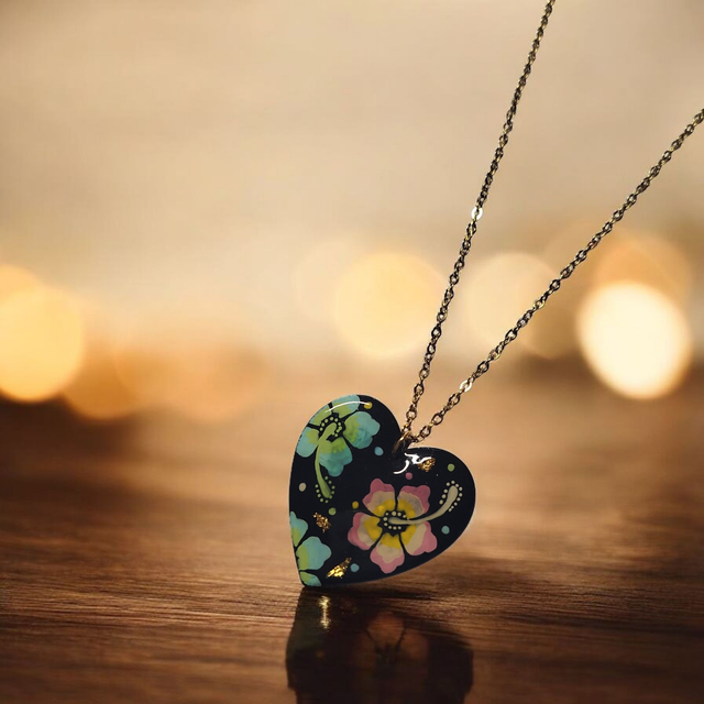 Collier dessiné Flora acier inoxydable pastel