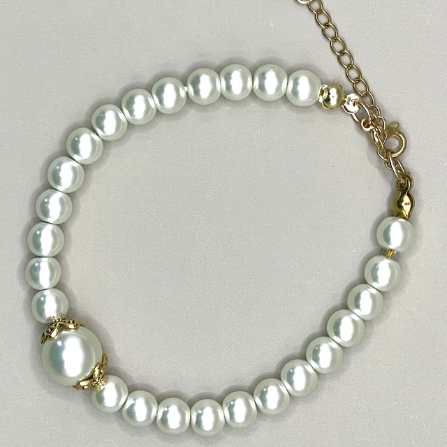 B121 - Bracelet perles en résine nacrées 