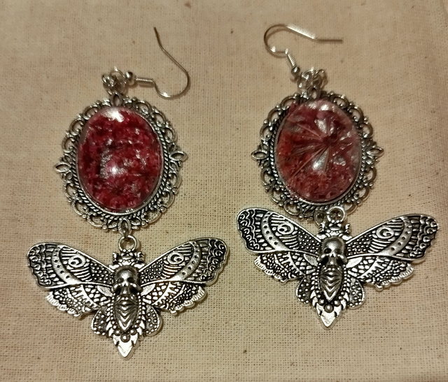 Papillons roses