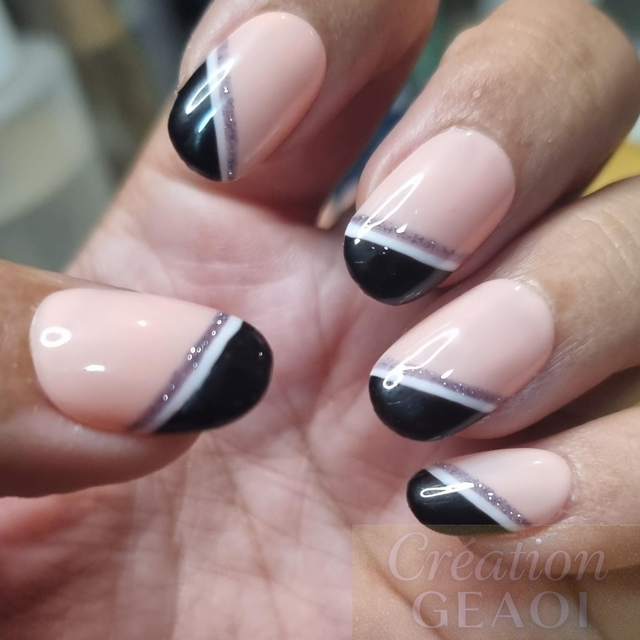 Black and White perfect Little Oval S créer sur commande délai de 7jours ouvrable