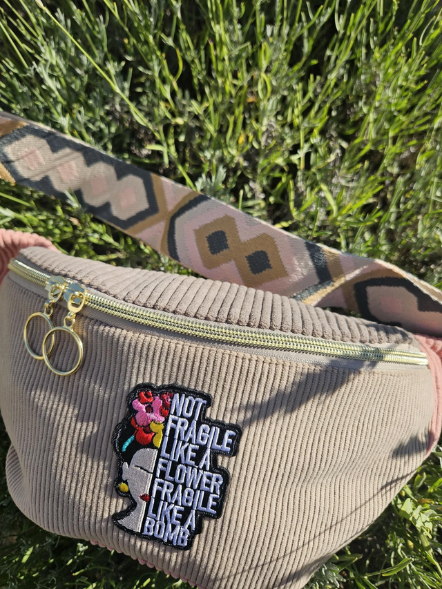 Banane classique Velours côtelé tricolore Barbapapa/beige/taupe - Écusson Frida Kahlo - taille M