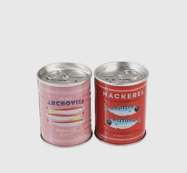 salt and peper shakers fish