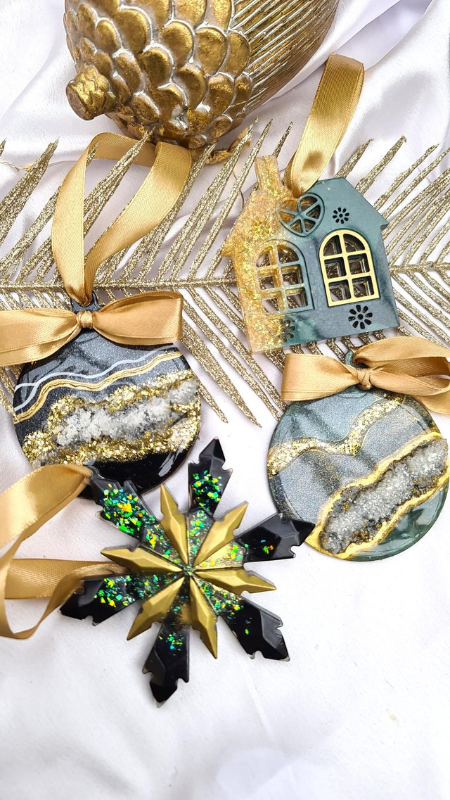 Set of 4 Christmas ornaments in black and dark green with gold