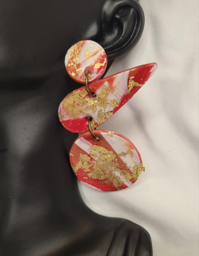 Polymer clay earrings (red marble)