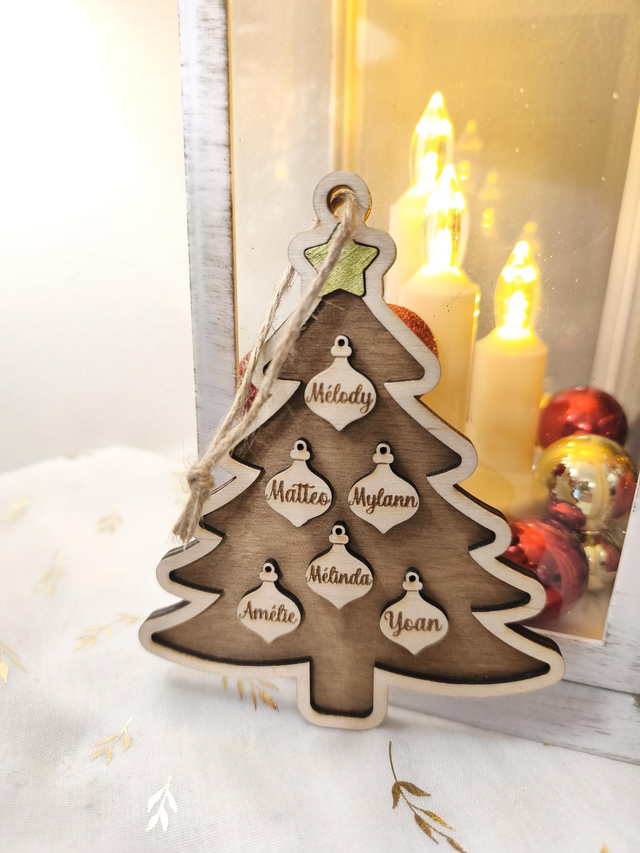 Suspension familiale Sapin de Noël 🎄 – Ornement en bois personnalisé