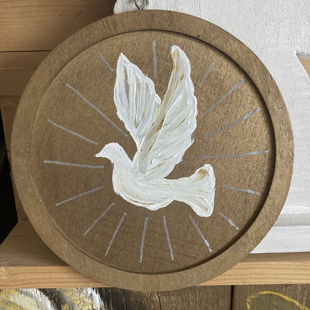Witte Duif Goudkleurige Houten cirkel 1 |  handbeschilderd | om op te hangen | jute koordje | kerst decoratie 