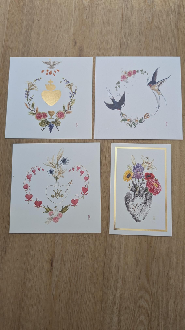 Lot n°11 de 4 cartes avec petits défauts 